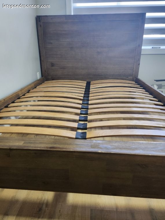 Queen size bed2.jpg