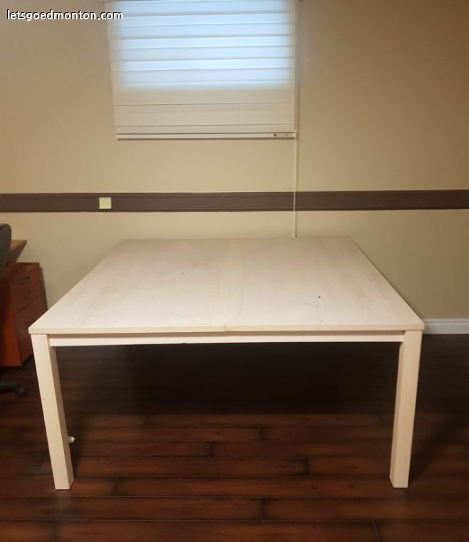 dinning table.jpg