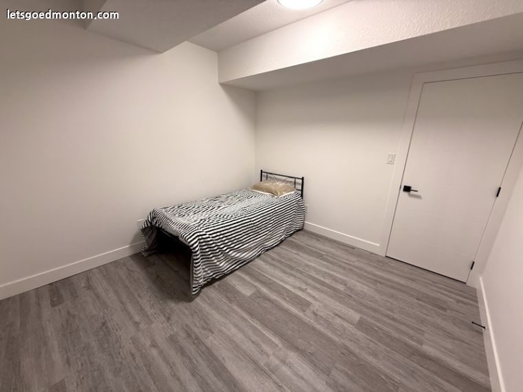 20250915_175020289_iOS copy.jpg