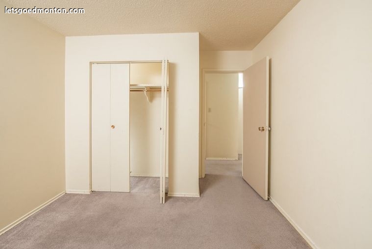 Emerald Court - Photo 7 of 9